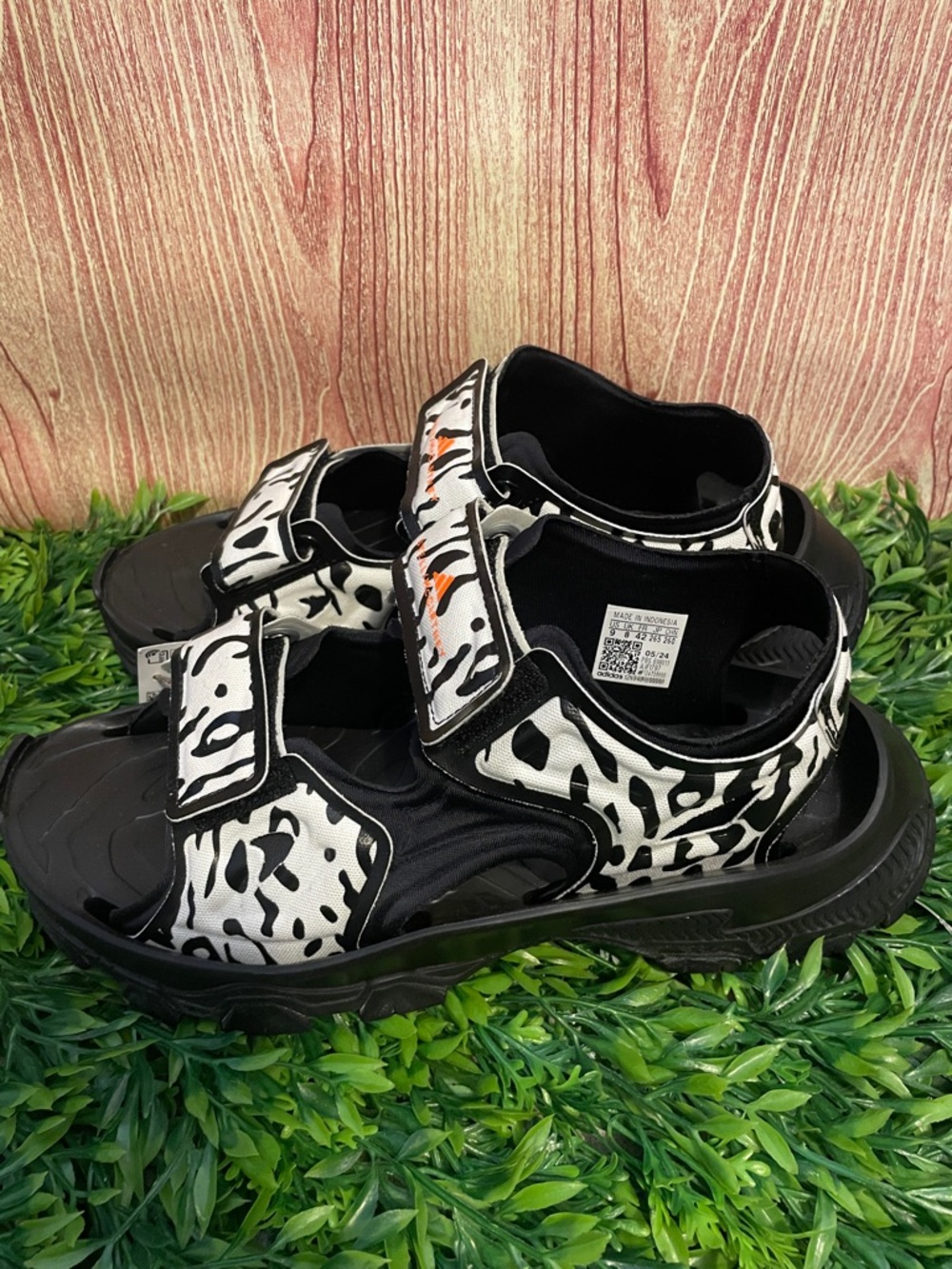 adidas by Stella McCartney Women’s Hika Outdoor Sandals - Picture 3 of 11